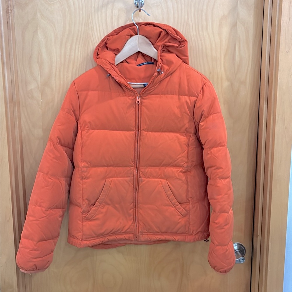 Women’s Gap down puffer M. Boxy fit, warm, no pilling, snags. Some light stain